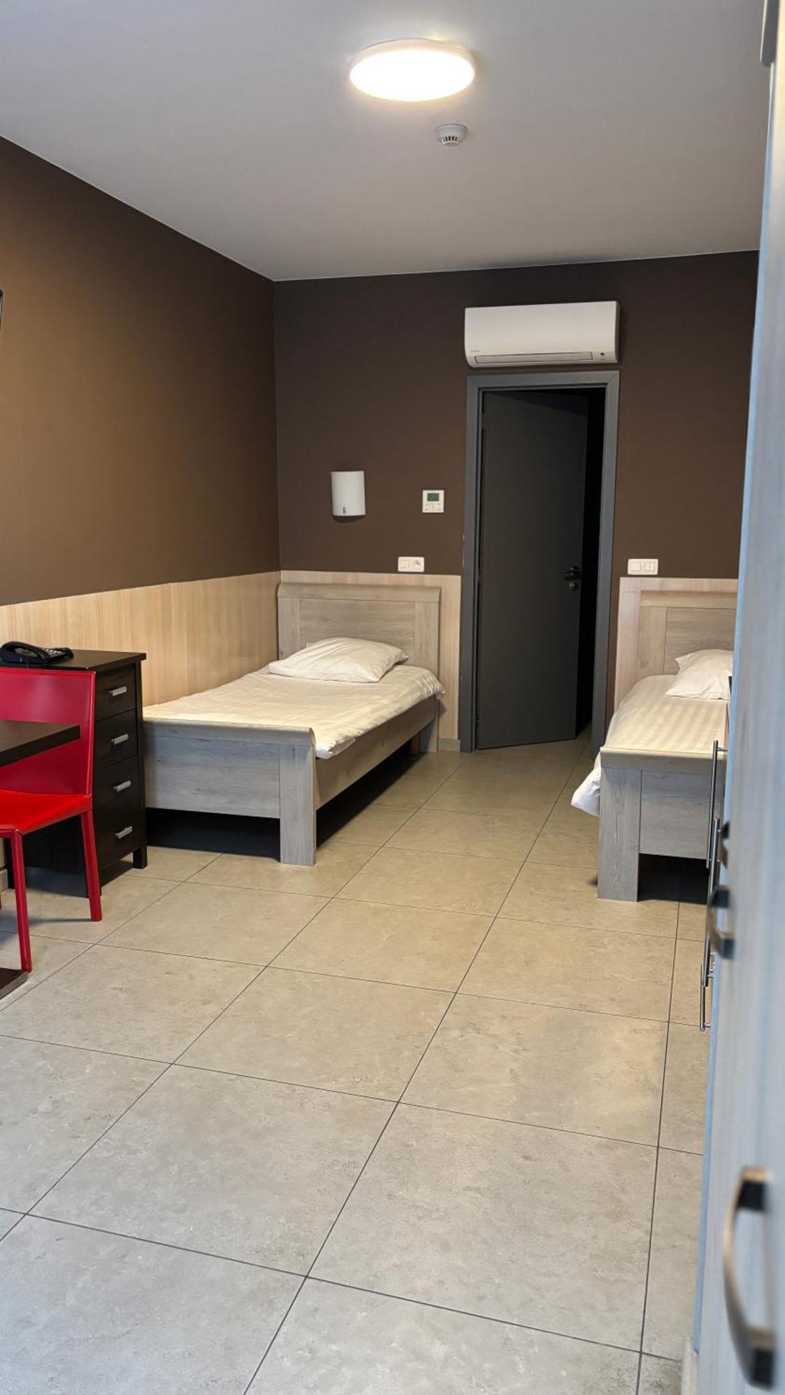 Hotel La Louve La Louviere Ngoại thất bức ảnh