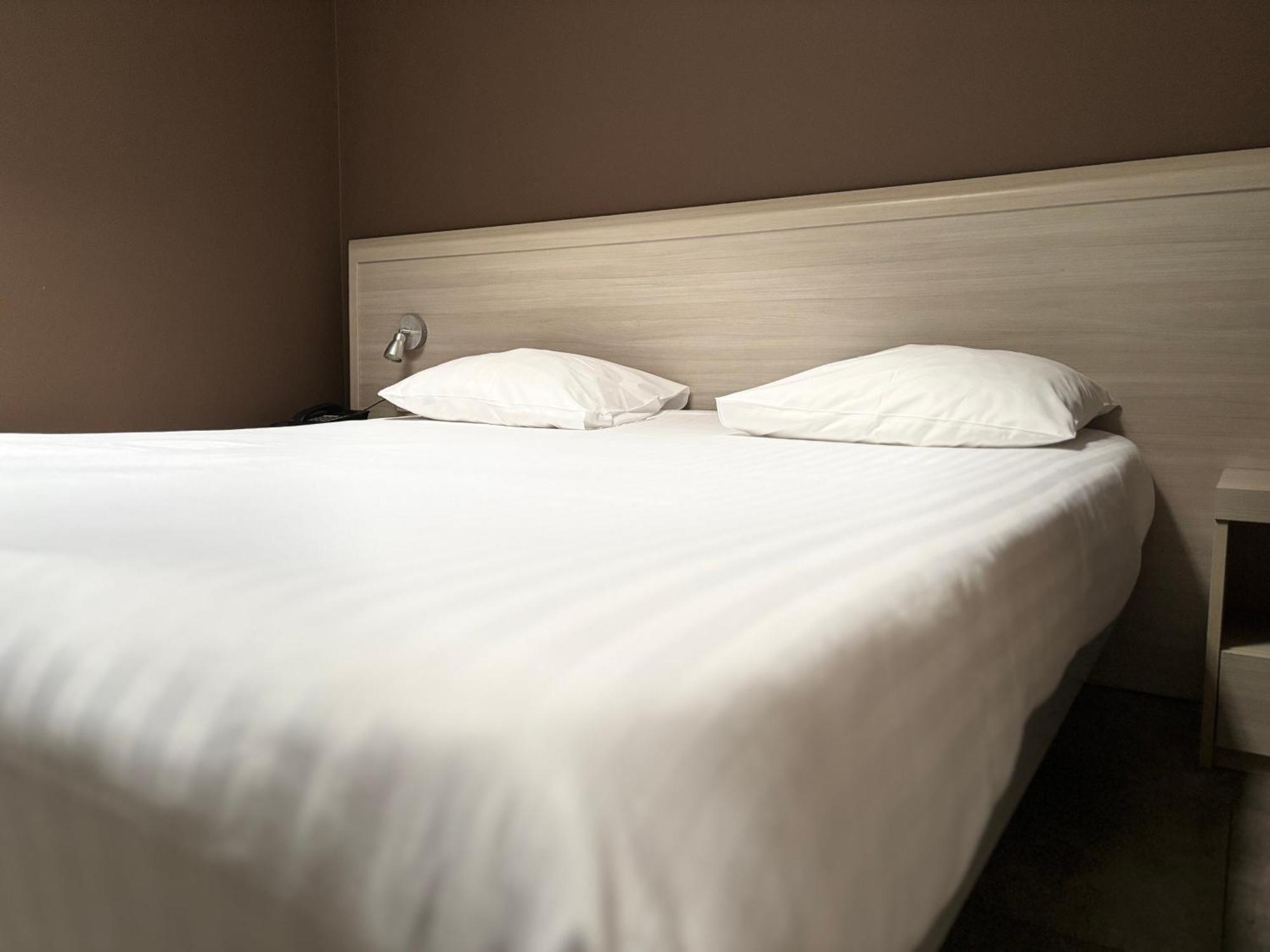 Hotel La Louve La Louviere Ngoại thất bức ảnh