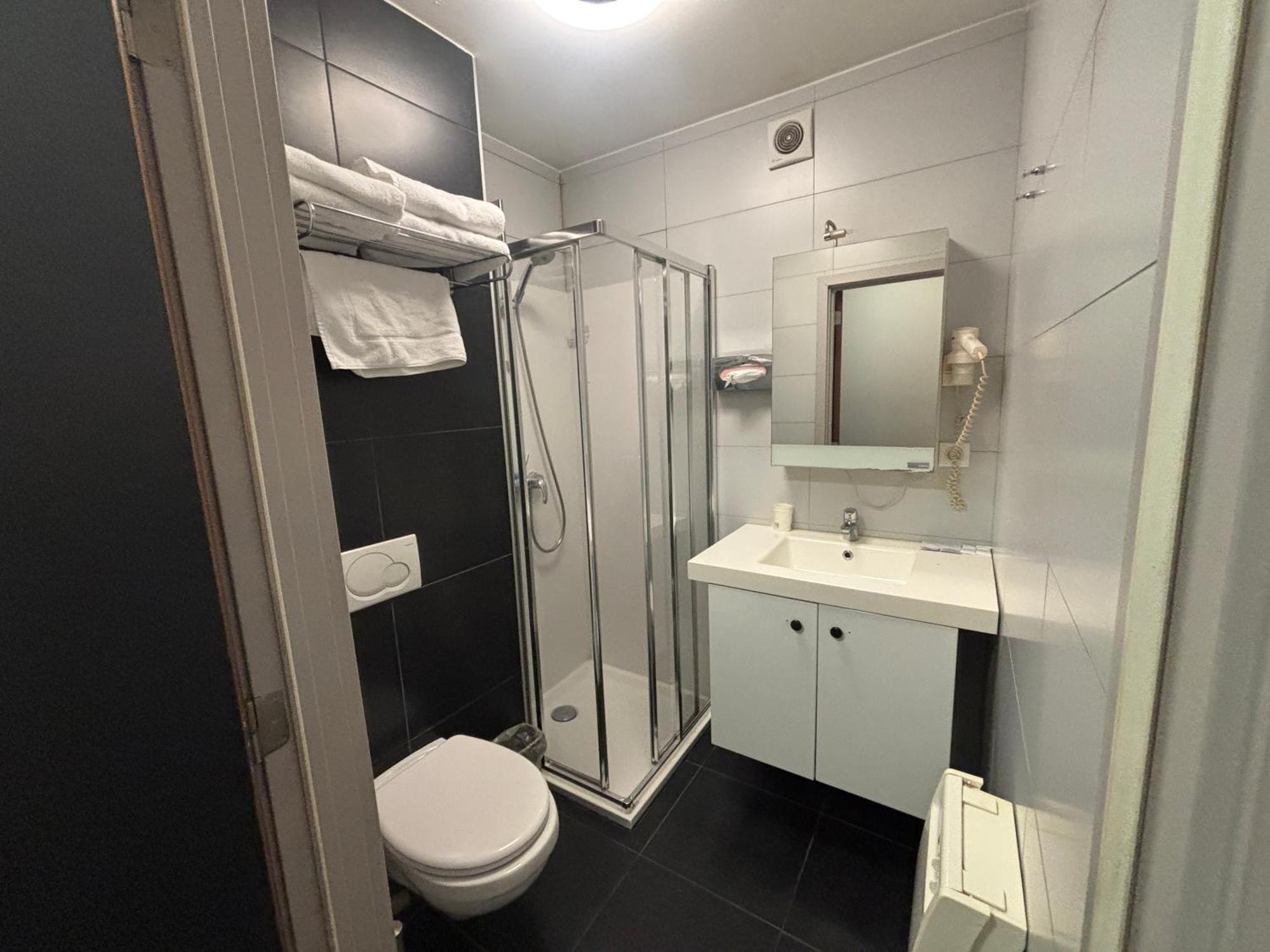 Hotel La Louve La Louviere Ngoại thất bức ảnh